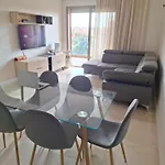 Bel Appartement A Marrakech Dans La Residence Pearl Garden Avec Piscine Situee Sur La Route De Casablanca Sa Grande Terrasse A Une Splendide Vue Sur La Ville Et Les Montagnes De L\'Atlas A Quelques Minutes Du Centre Ville Et Du Grand Stade De Marrakec