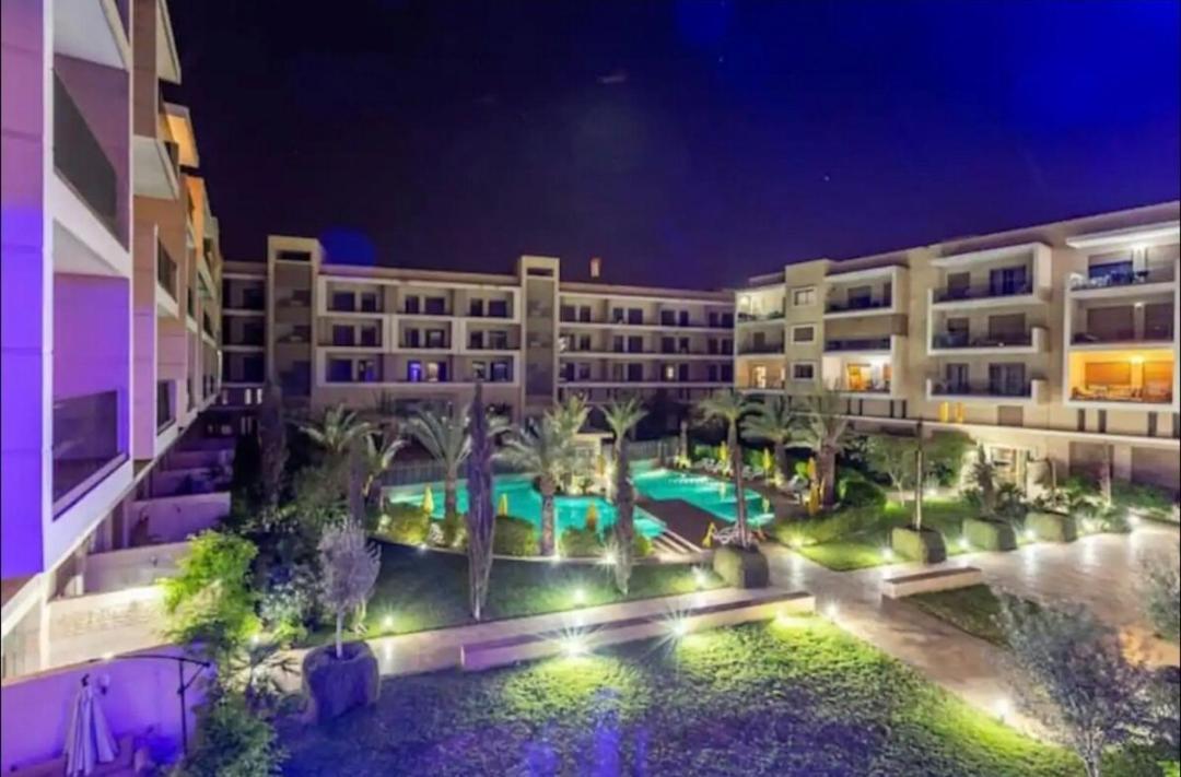 Bel A Marrakech Dans La Pearl Garden Avec Piscine Situee Sur La Route De Casablanca Sa Grande Terrasse A Splendide Vue Sur La Et Les Montagnes De L'atlas A Quelques Minutes Du Centre Et Du Grand Stade De Marrakec Marrakesh